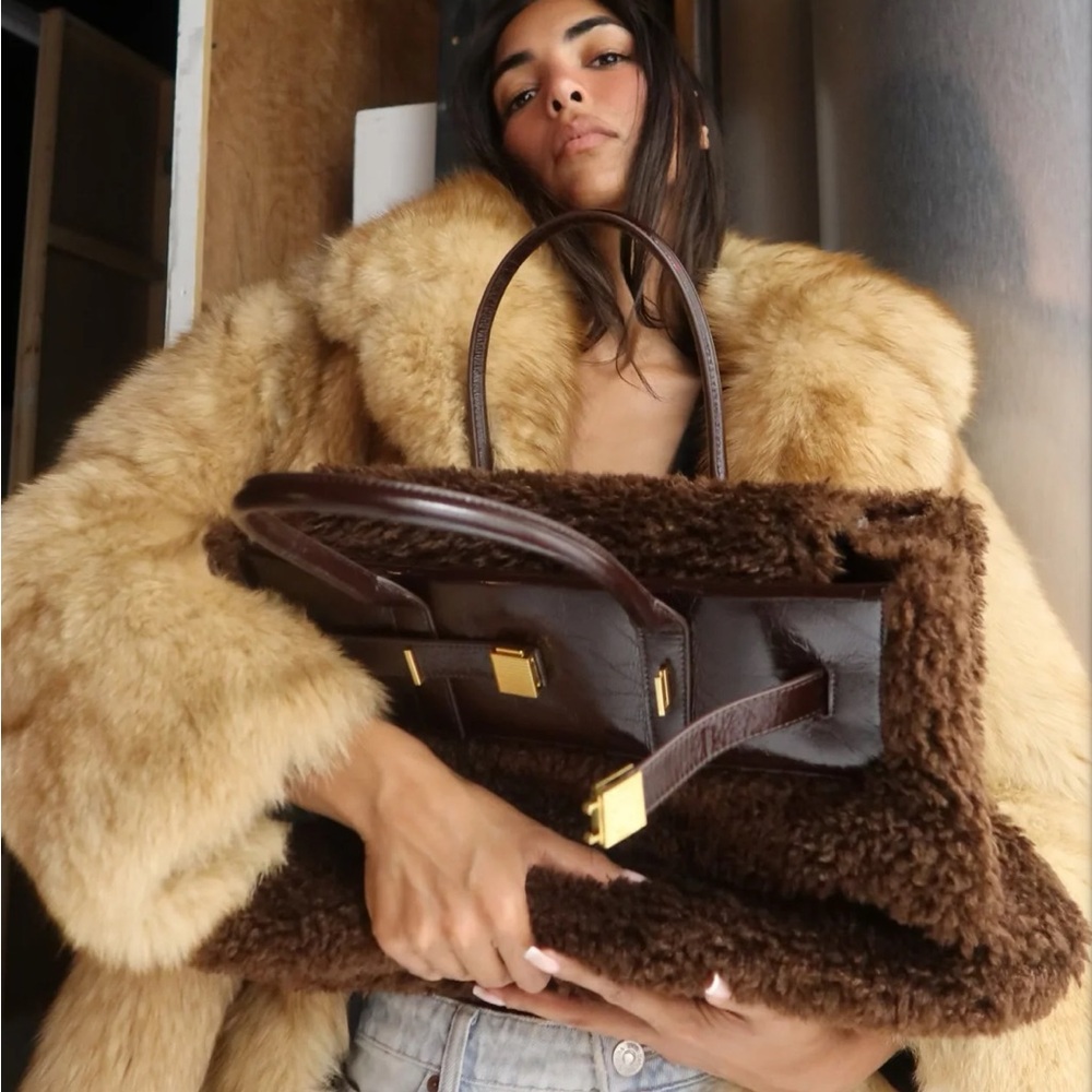 AMY SHEHAB | MEDIUM TEDDY BAG
$ 600.00